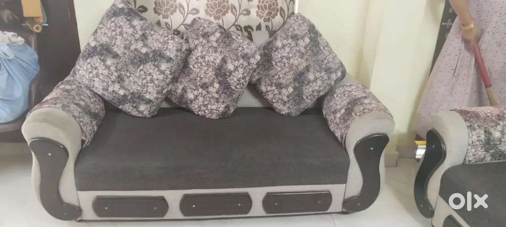 Very beautiful sofa set good condition no Damage