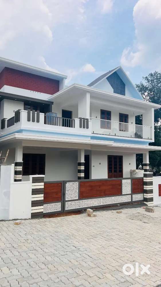2300 SQFT 4 BHK ATTACHED NEW HOUSE NEAR PALLIKKARA
