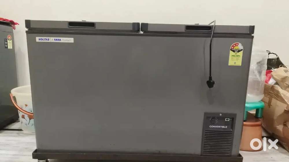 Voltas Deep fridge only 8 month used with bill or stand