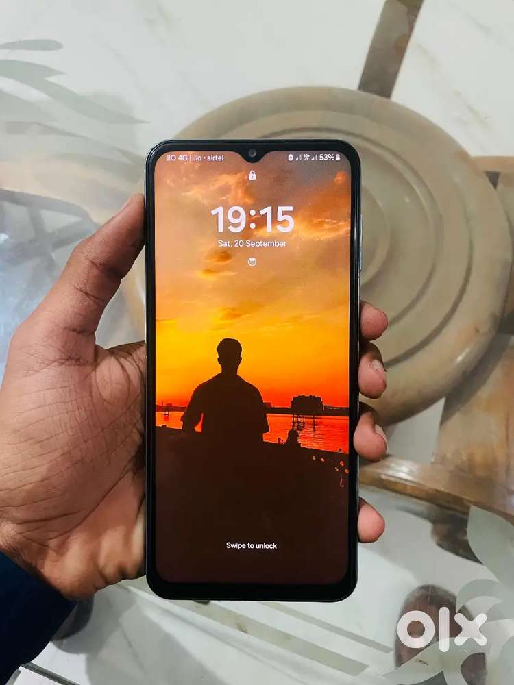 Samsung F23