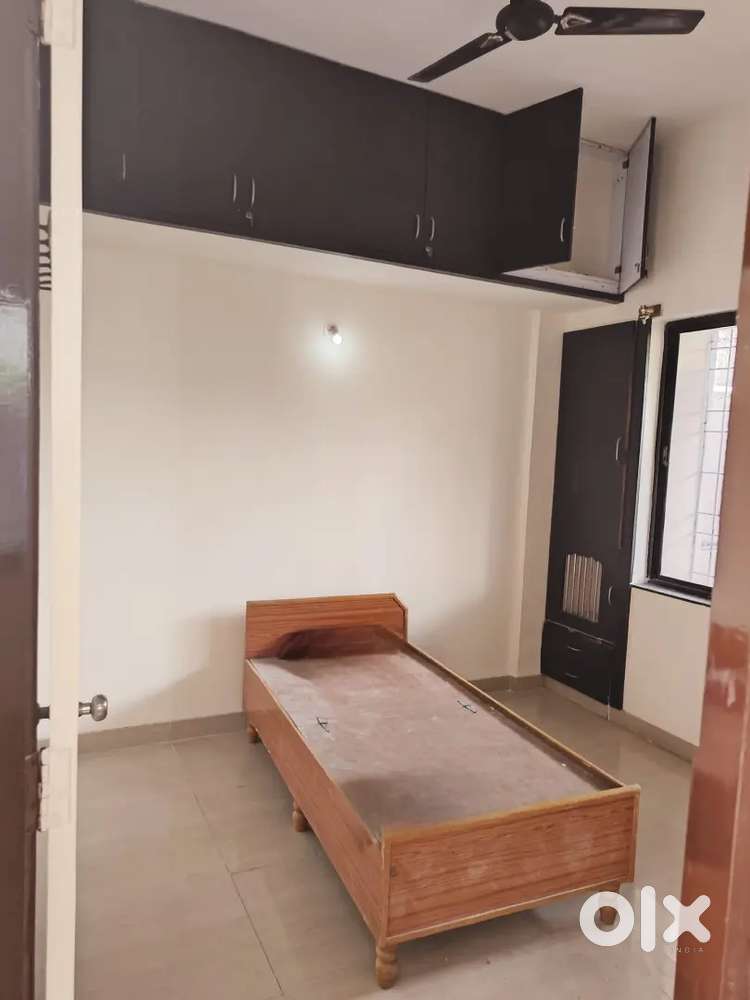 1 bedroom available in a 3BHK independent house for FEMALES