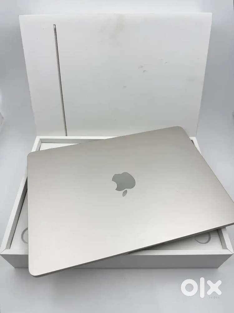 MacBook Air M4 Chip 256GB/16GB Starlight (Like New - 7 Months Old)