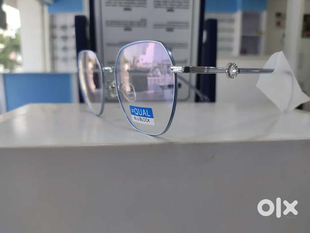 Optical store equipment