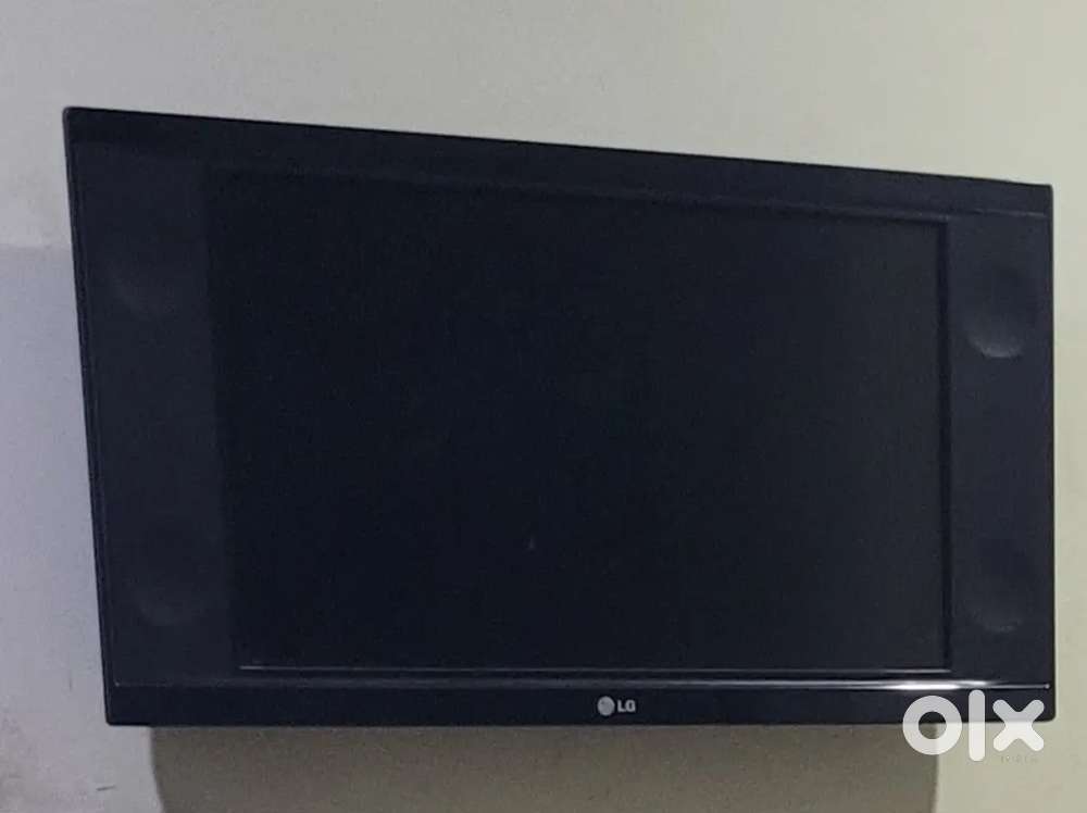 Sparingly used Ac , tv , oven & fridge at throw away price