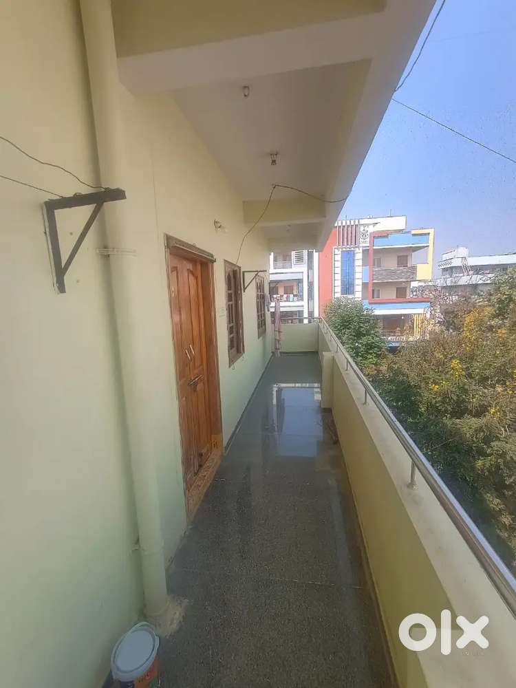 Independent Building