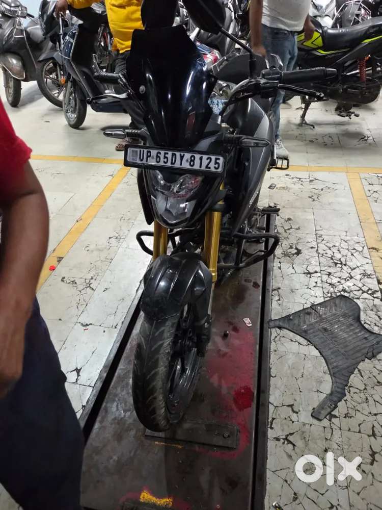 Honda hornet 2.O ABS186cc BS6Matte black colour 45 KMaverage