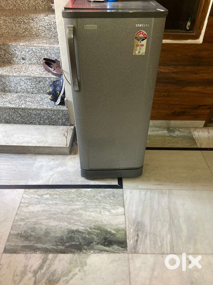 Samsung fridge 5 star ,190 liter