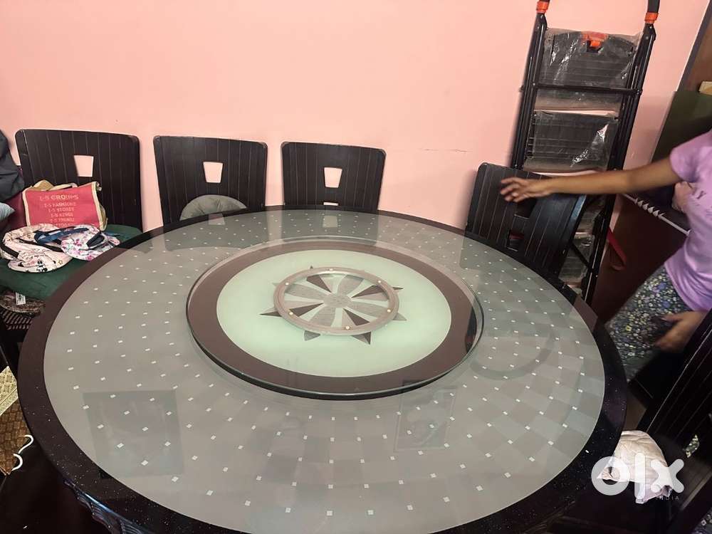 Glass Dining Table with Rotating Center (6-Seater) – good Condition