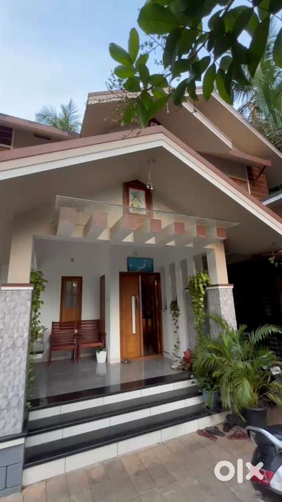 House for Sale in Mullampara, Manjeri – 3BHK, 8.8 Cents, 2 Floors