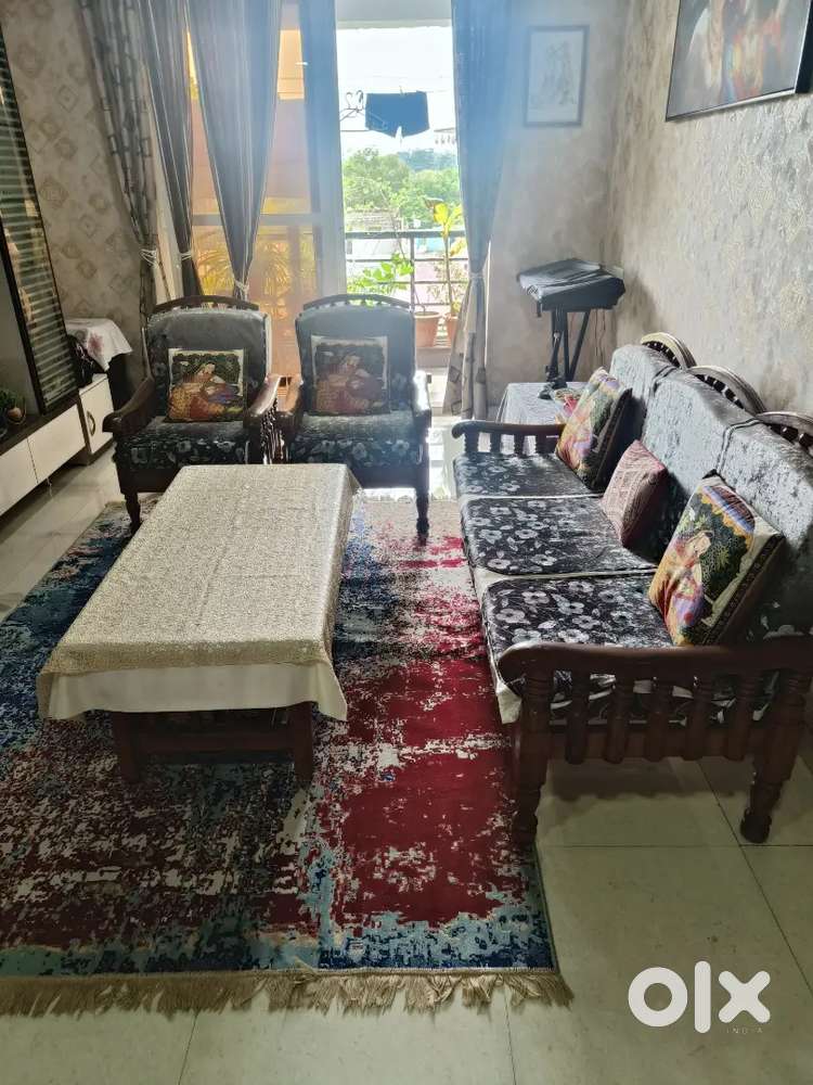 SOFA 5 SEATER WITH CENTER TABLE