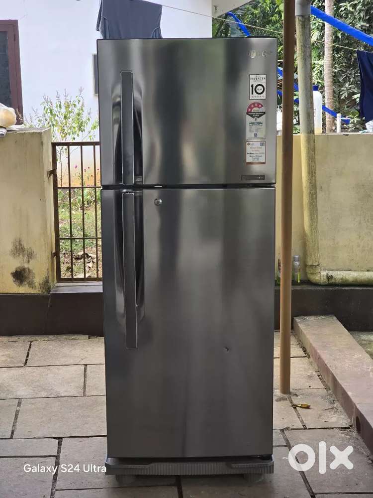 Lg refrigerator(throw out price)