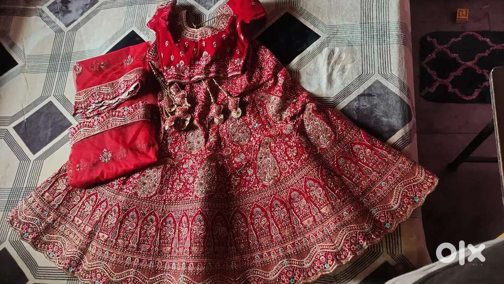 ब्राइडल लहंगा