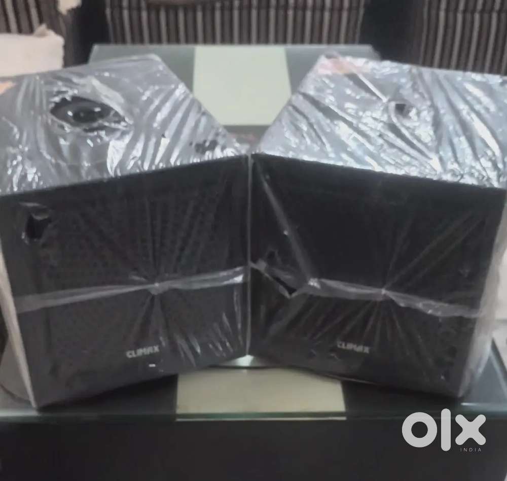 Heavy wooden Base tube speaker for car auto or home brand new with box