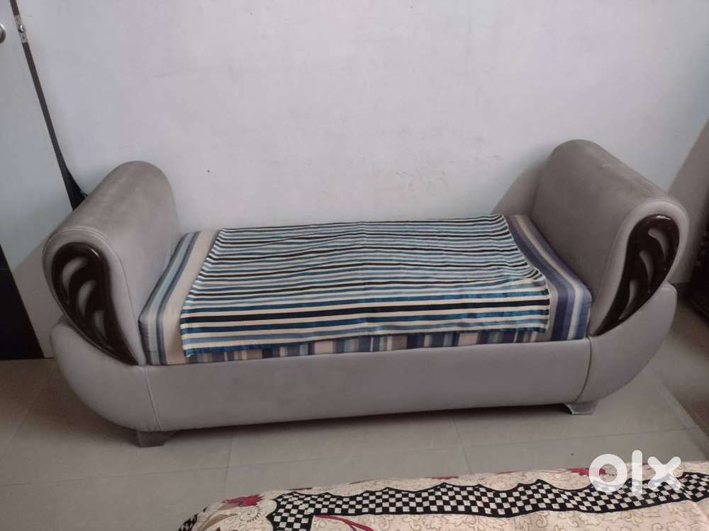 1 Sofa Set (3 seater + 2 seater + Divan)