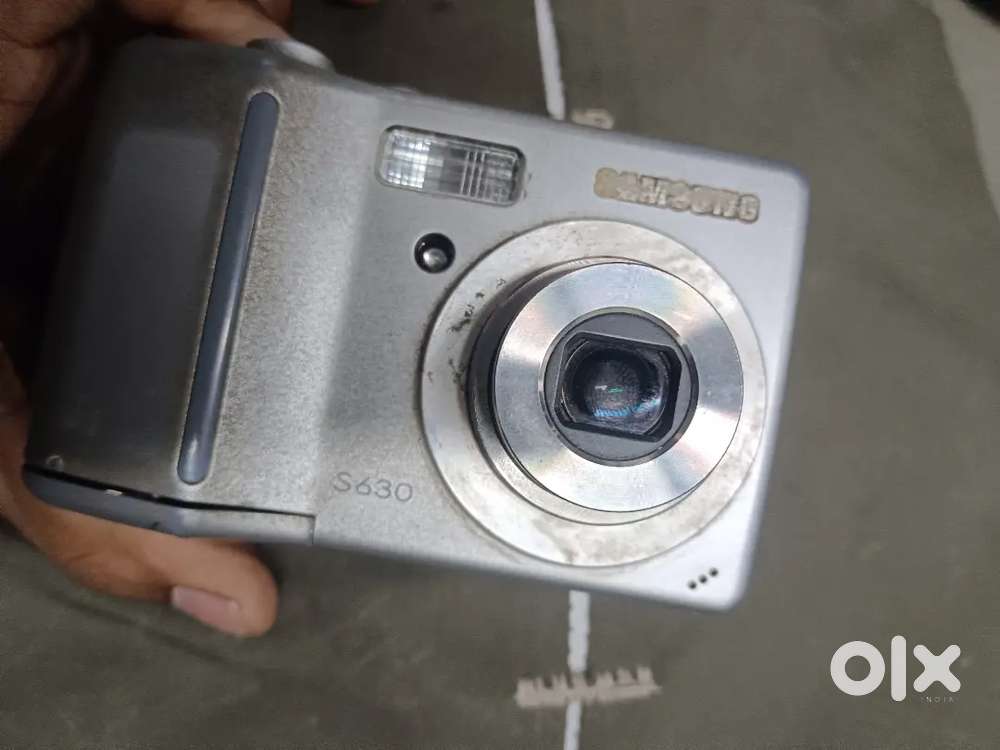 Second hand collectable camera samsung s630