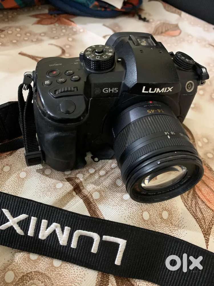 Panasonic Lumix GH5 Mirrorless Camera with 14–45mm Lens–Exc Condition