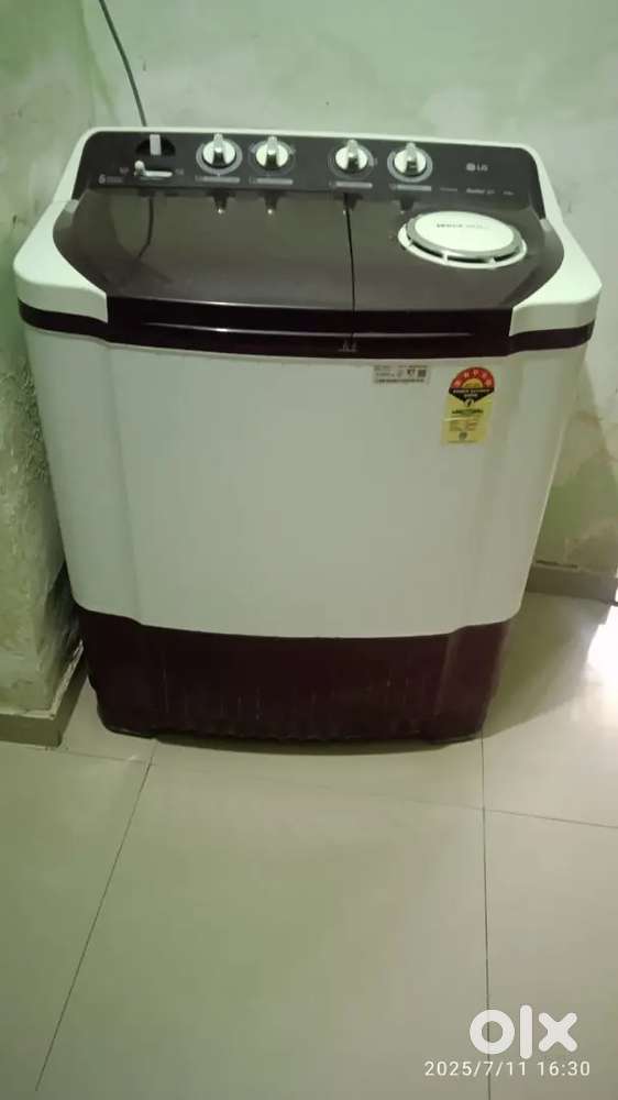 LG 8.5 wishing masin semi automatic 1yers old = 8500