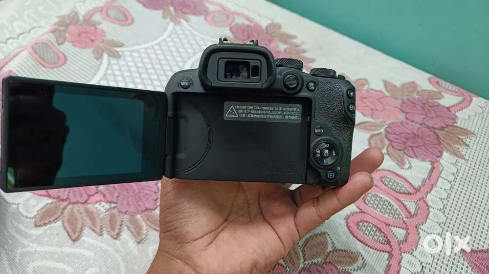 Good condition 2 years old canon R10