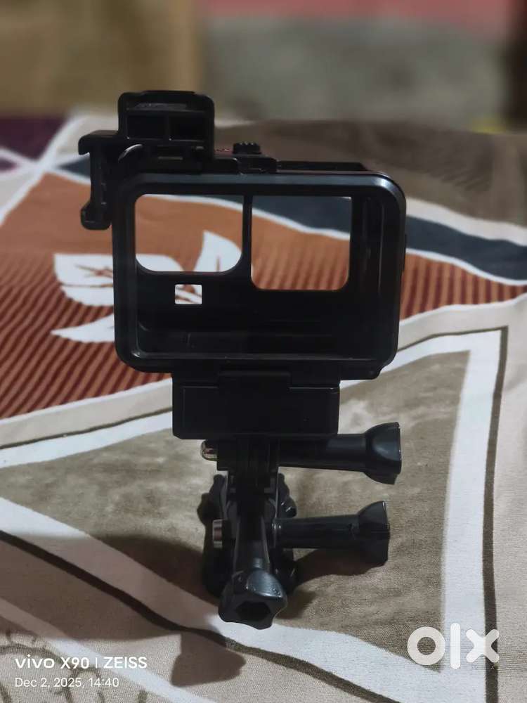 GoPro 10  1 memory card 2 case box 6 nad 7 chinmound 1 mic