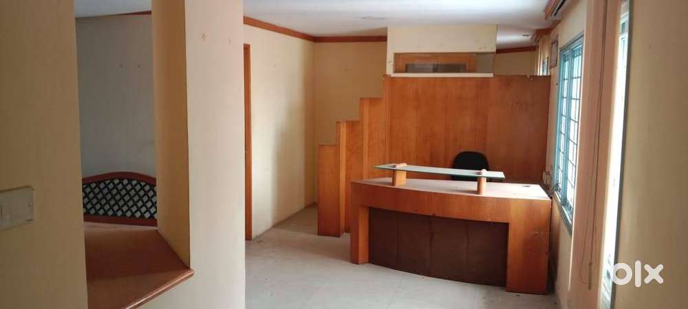 Posh Office for Sale in Metro Plaza near High Court Banerjee Rd