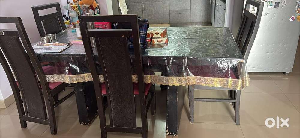 6 seater dining table