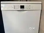 Bosch Dishwasher 13 Place Settings – Model SMS66GW01T (2022, Excellent