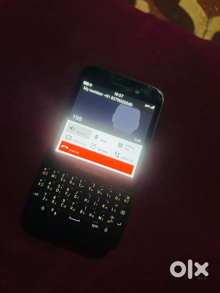 Blackberry Q-5 for sell at only 6999 rs.