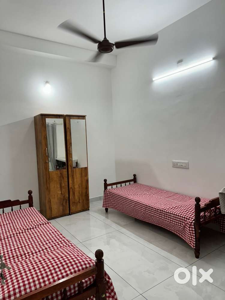 PG for Ladies with self cooking facilities