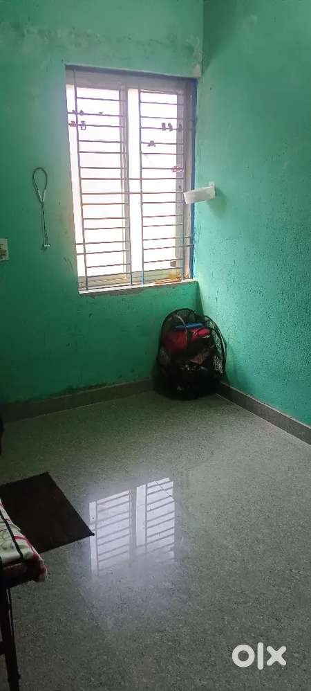 Only bachlor working girl allowed only room provided girl