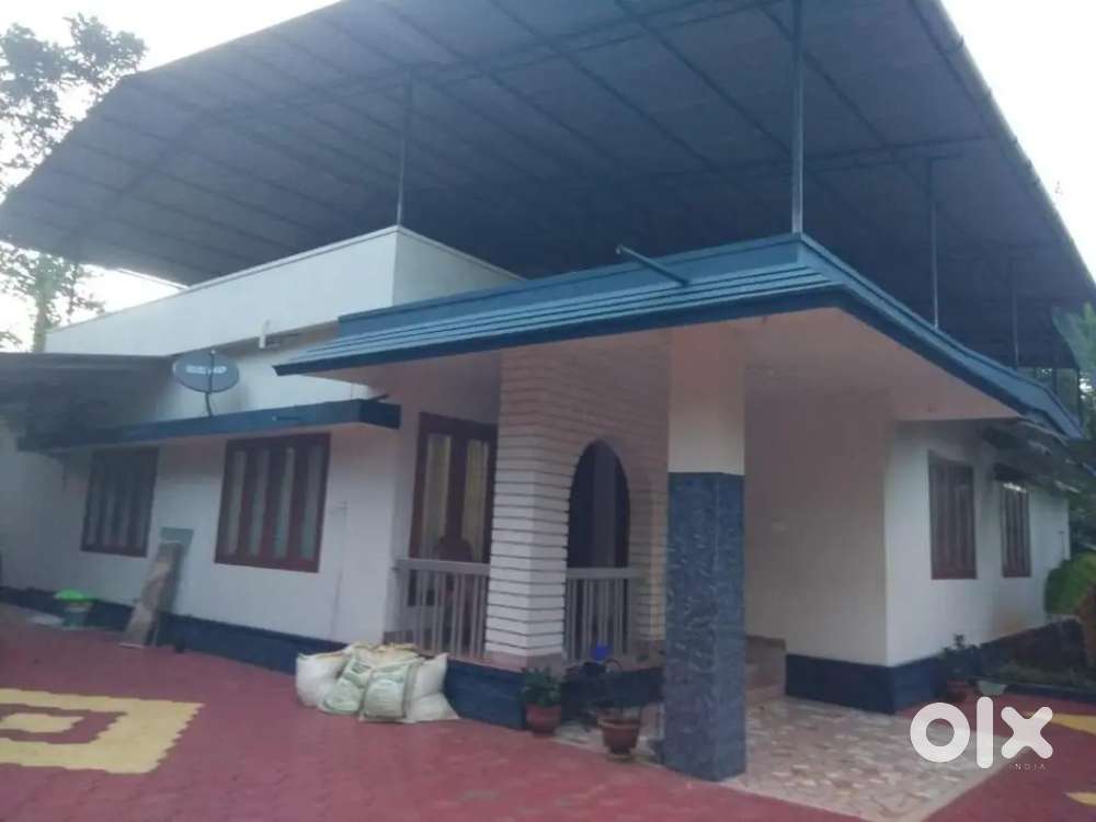 House with 18 cent area