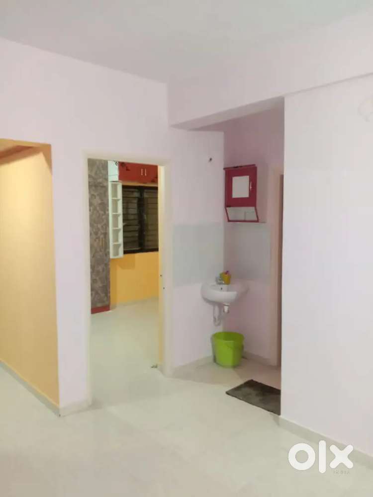 One BHK flats for rent in good condition