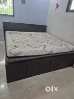 A 6*6 feet bed with storage