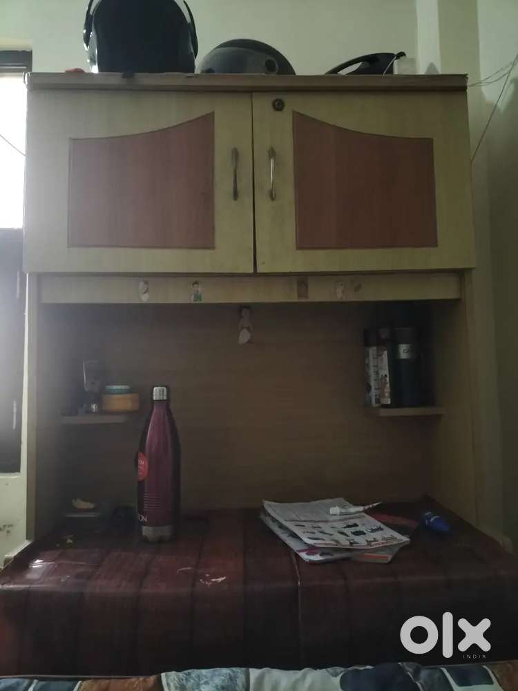 Computer table