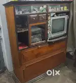 Showcases made of genuine CP Teak