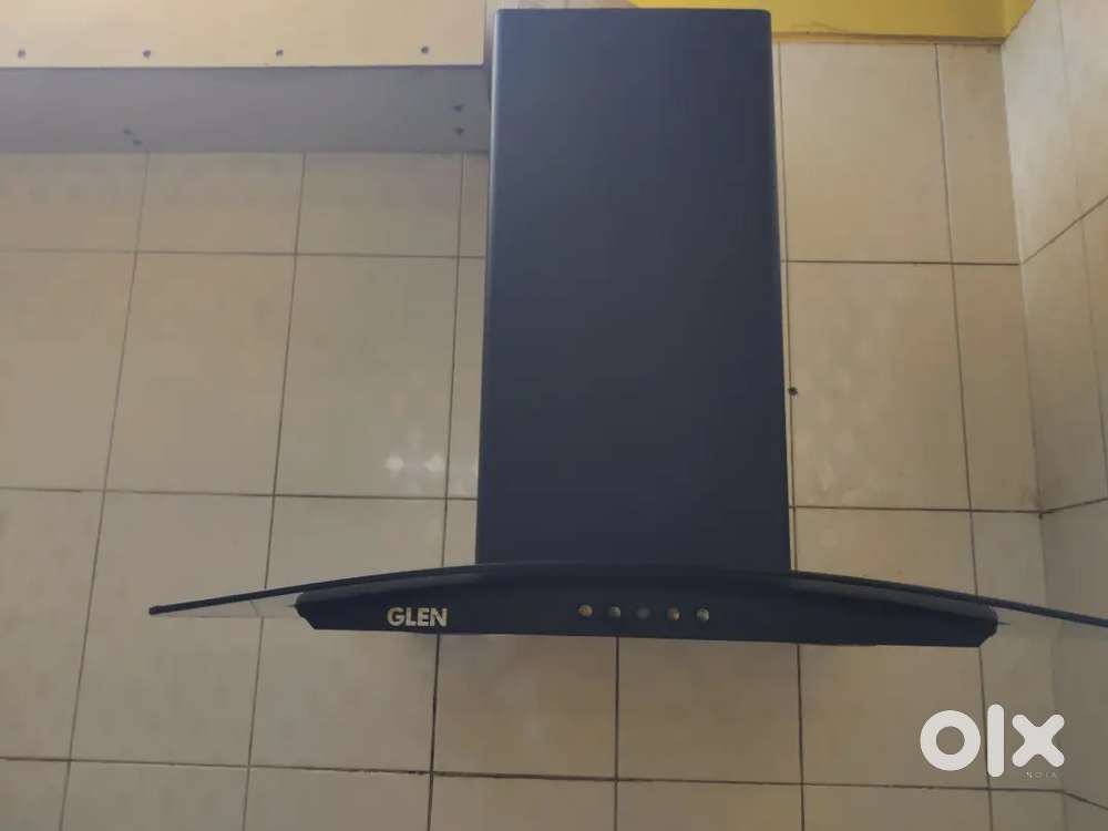 Cooker Hood Chimney and Glass top Stove