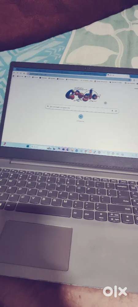 Lenovo laptop silve colour 512Gb Ssd 8Gb ram window 11