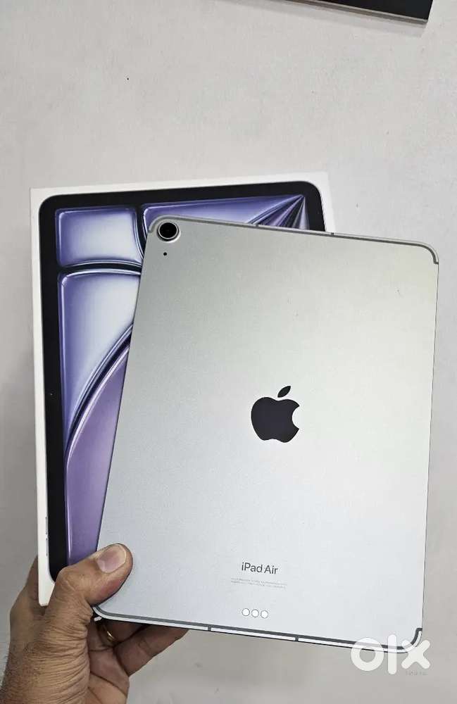 Apple IPad Air M2 cellular+wifi 128gb ( 10 months left warranty & APP)