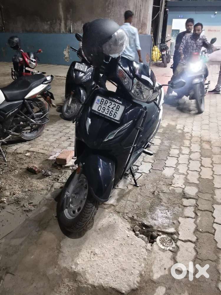 ये scooty हमें बेचनी हैं