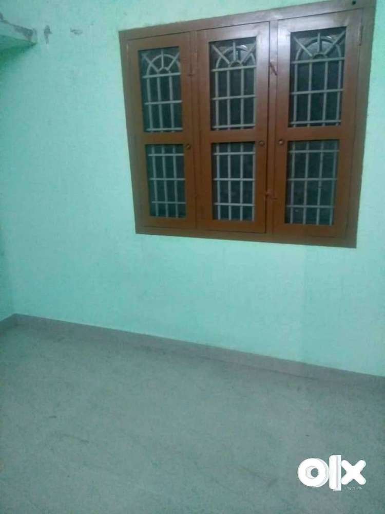 Room for rent near Chitoor bus stop katpadi and VIT University