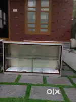 Second hand Glass cupboard( 2 nd hand ,alamara)