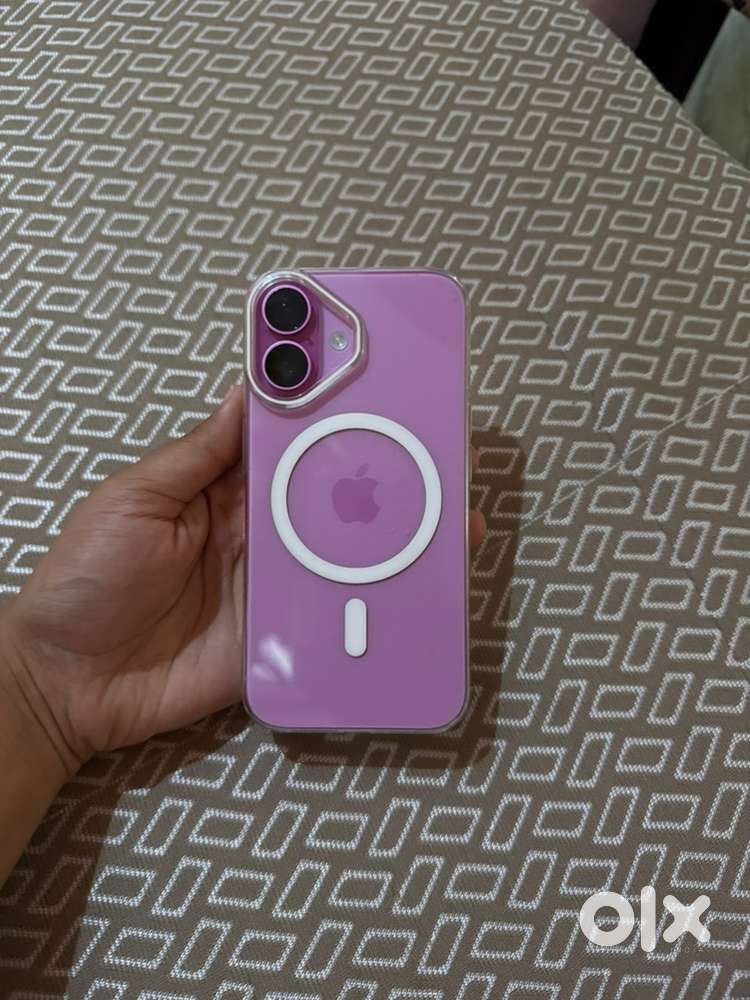Iphone 16 in pink colour