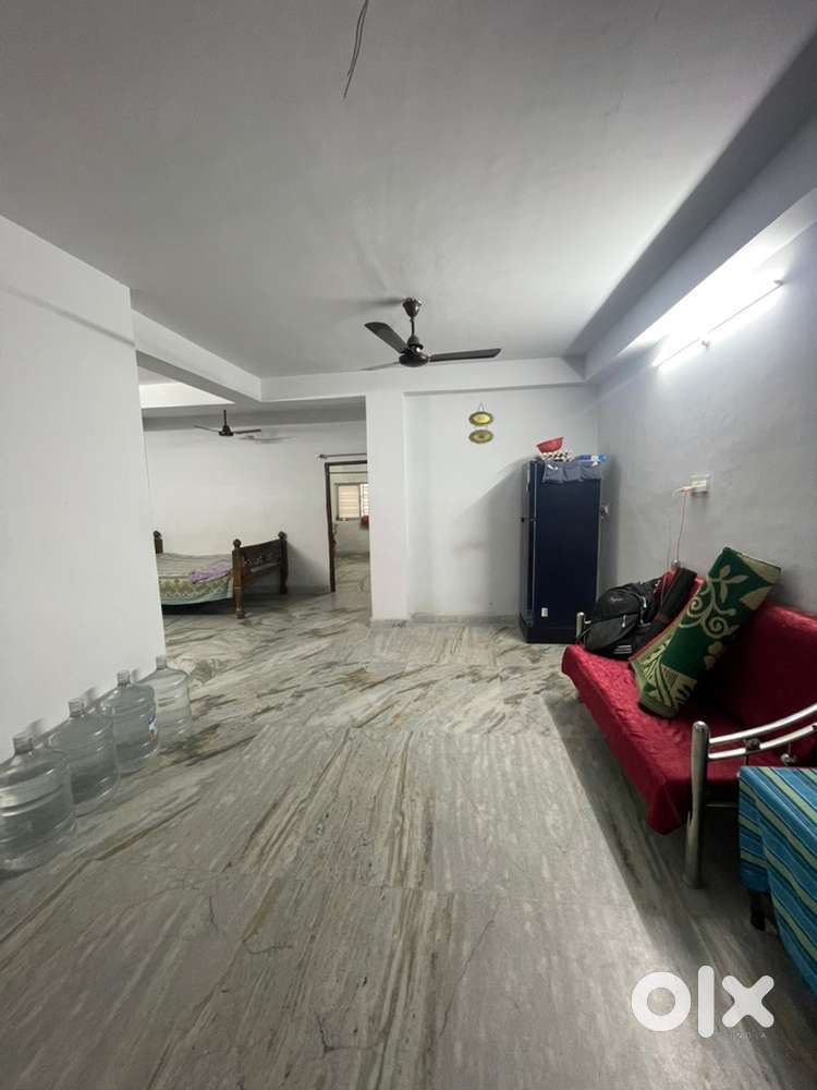 2BHK Flat sale in Picnic Garden no loan