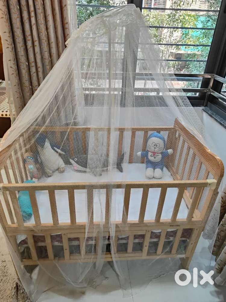 Baby Cot Baby bed extendable..