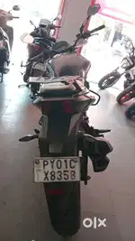 Bajaj dominor 400