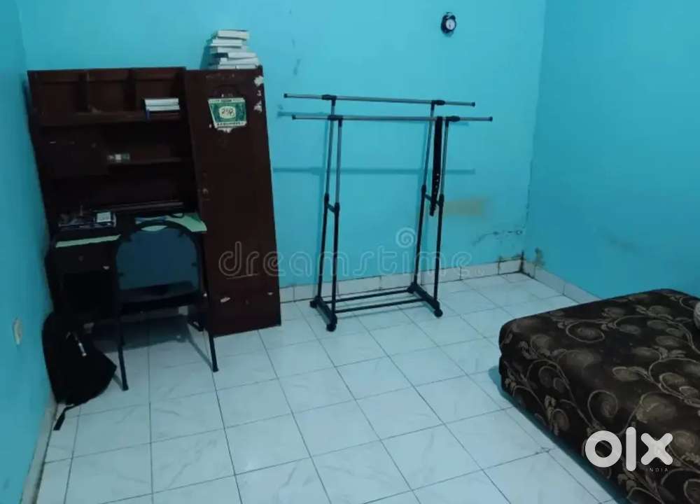 I am boy need good boy room partner Age kam se kam  22se 32 tak ka