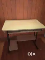 Computer table