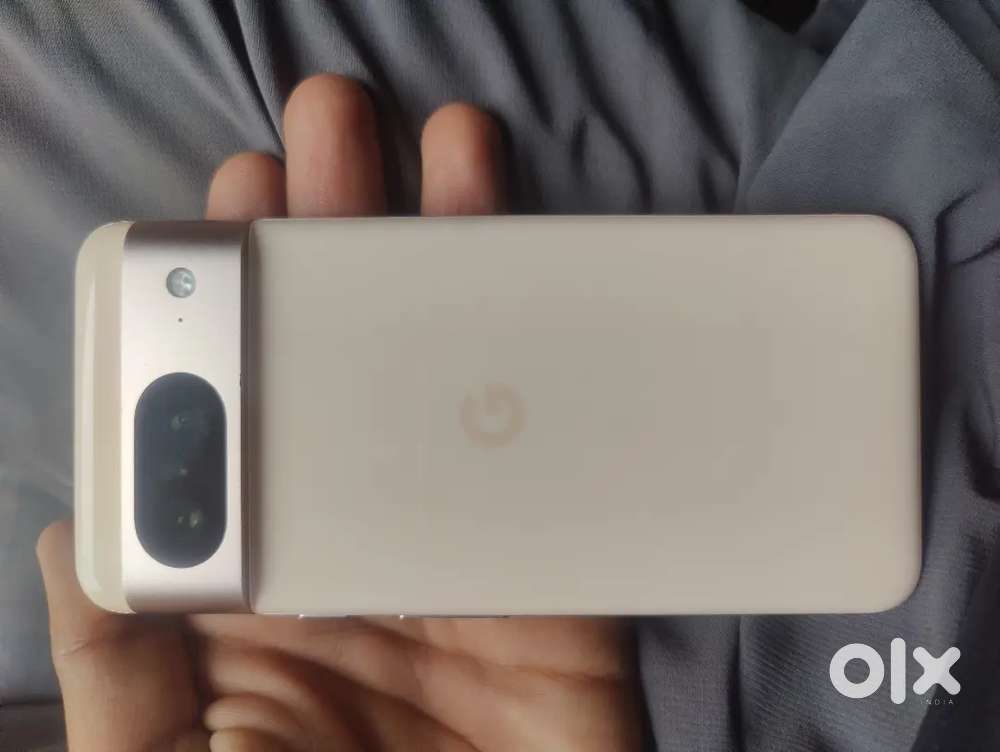 Google Pixel 8 All Original set 11 month old