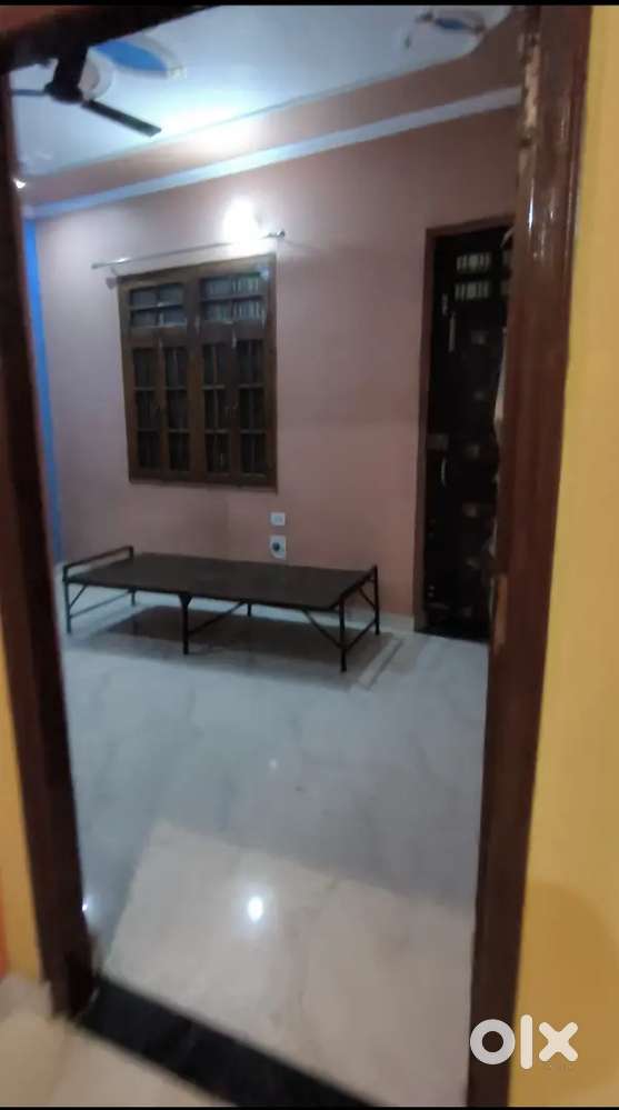 2 bhk spacious room for bachelor in kamta