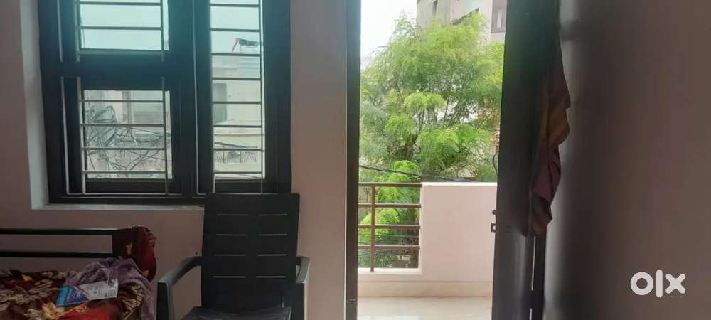 1BHK for family and for girls