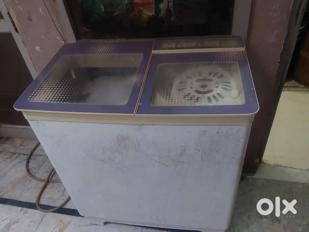 Goodrej Semi auto matic machine